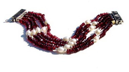 Garnet and Pearls Bracelet B_GFP12207           $75.00