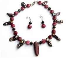 Rhodonite and Pearls Necklace Set.jpg